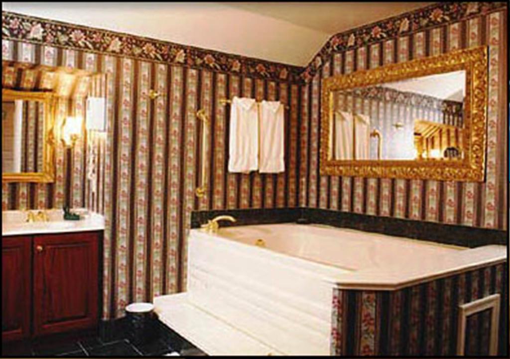 Bavarian Inn Shepherdstown Extérieur photo